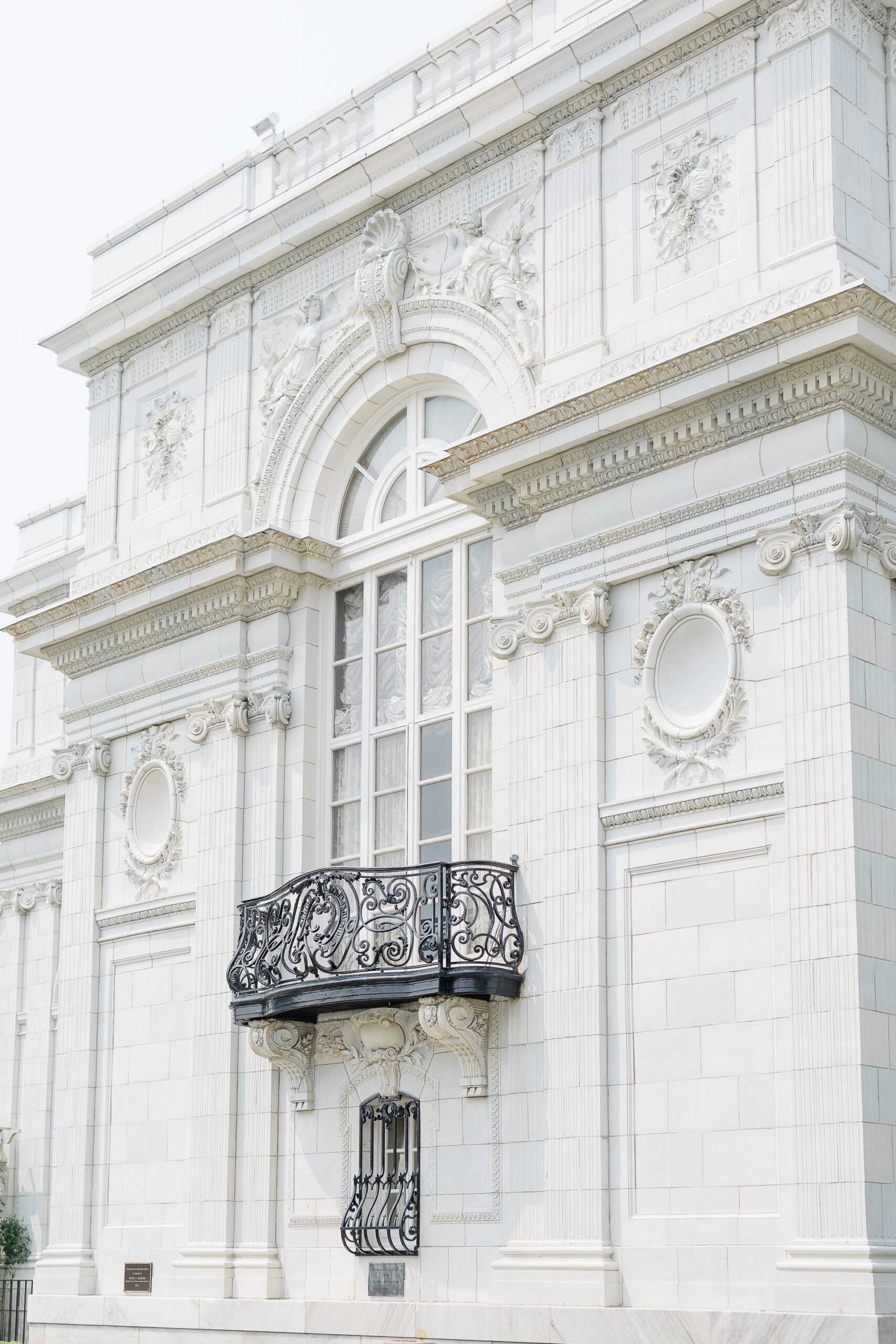 Newport RI Wedding Photographers and Wedding Videographer | Serving CT, RI, and New England Areas | Photo of the Rosecliff Mansion, Newport RI